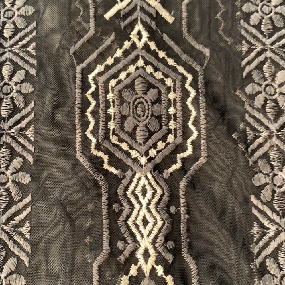 Aztec print blouse - Picture 2 of 3